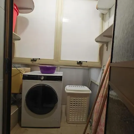 Spacious 4-bedroom Apartamento Mosta