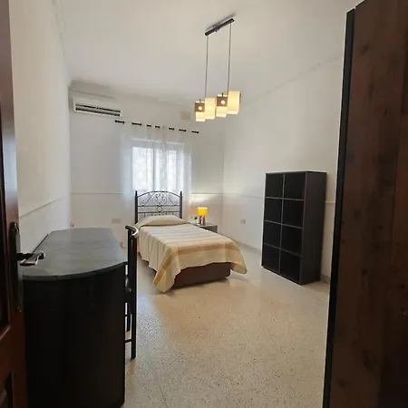 Apartamento Spacious 4-bedroom Mosta