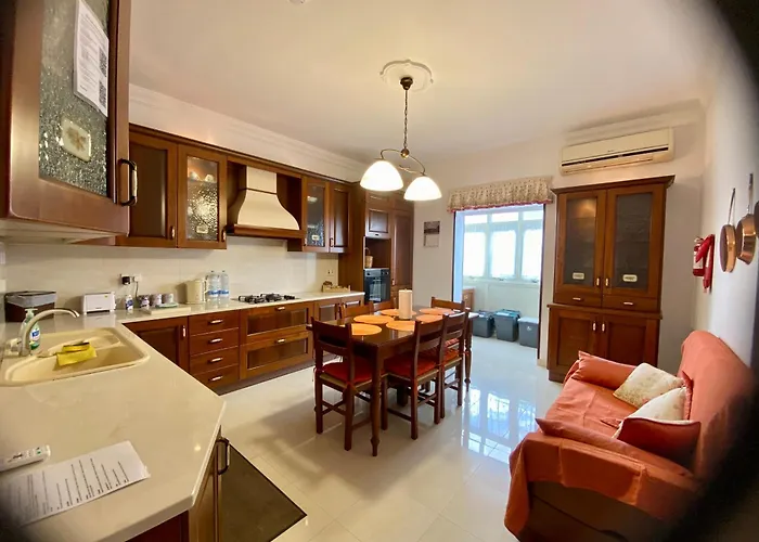 Spacious 4-bedroom *